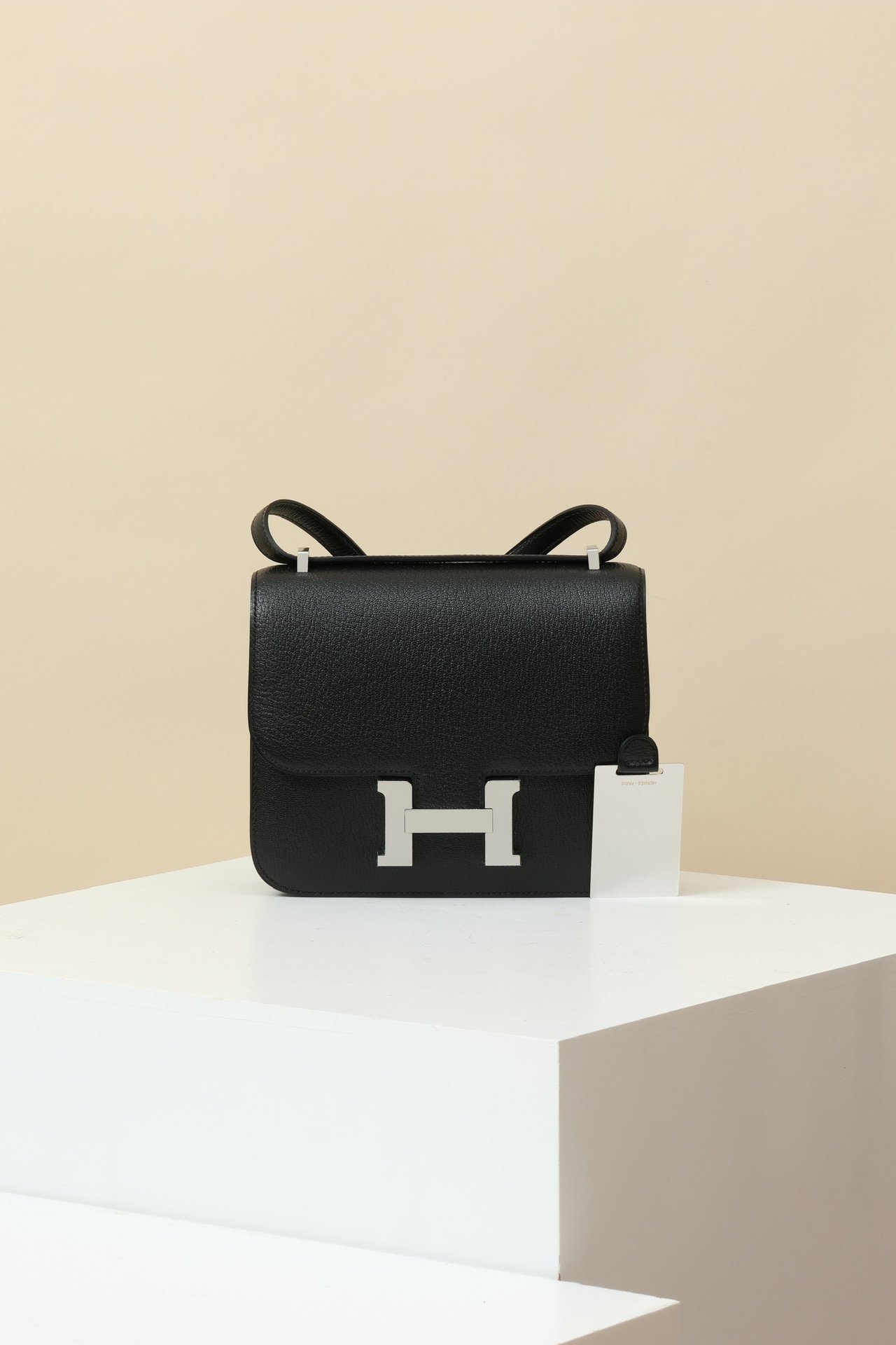 Hermès Constance 19 – Mysore Goatskin 89 Noir PHW detail image 1 sourced from womanlvbag.com
