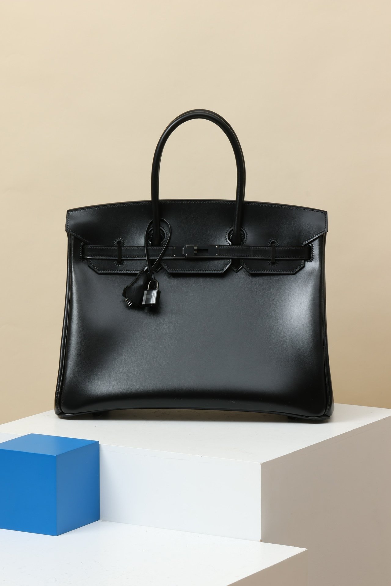 Hermès Birkin 35 detail image 1 sourced from womanlvbag.com