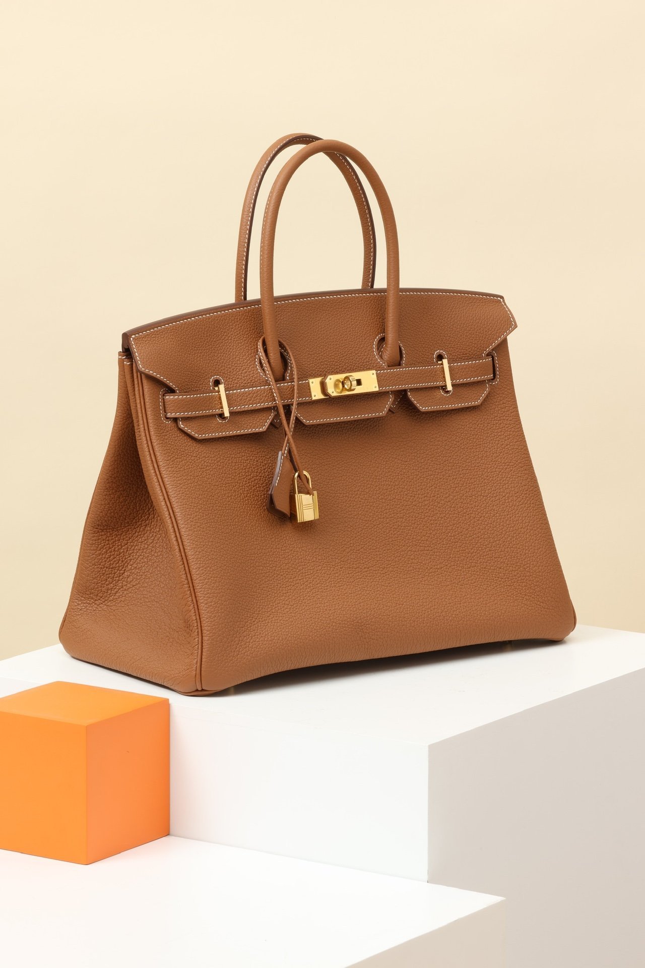 Hermès Birkin 35 Togo 37 Gold GHW detail image 2 sourced from womanlvbag.com