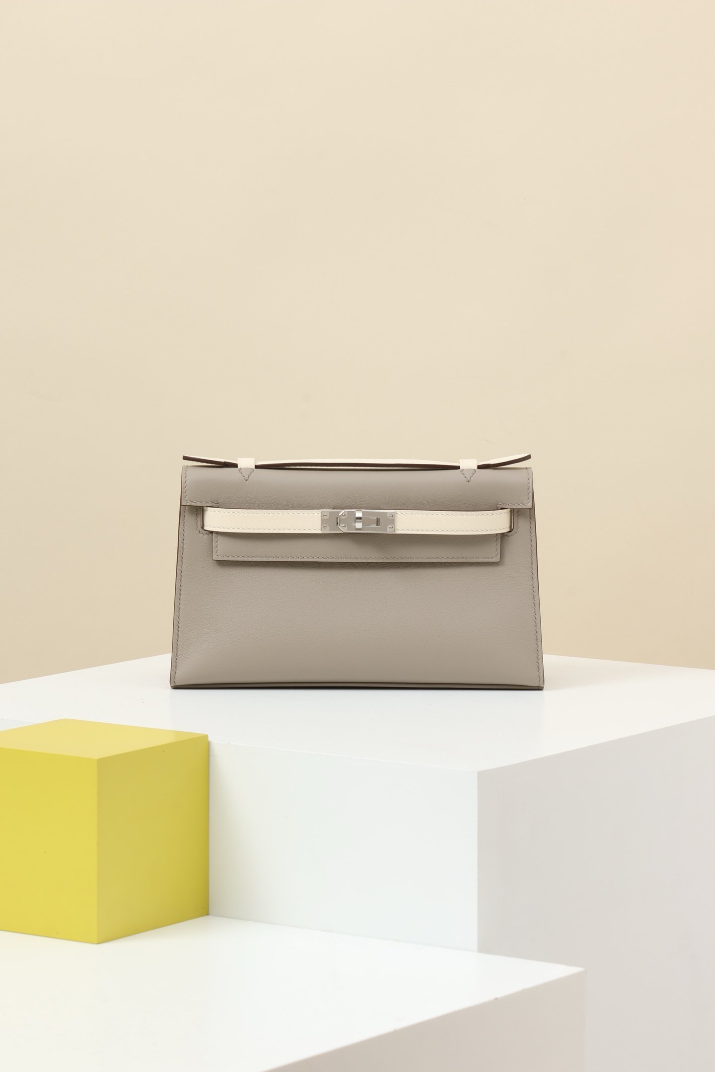 Hermès Mini Kelly 22 (Generation I) detail image 1 sourced from womanlvbag.com