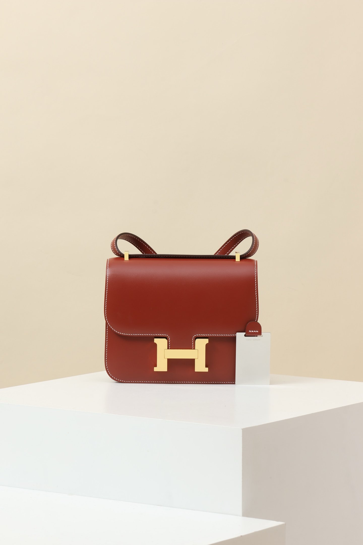 Hermès Constance 19 – Box Calfskin 36 Rouge H GHW detail image 1 sourced from womanlvbag.com