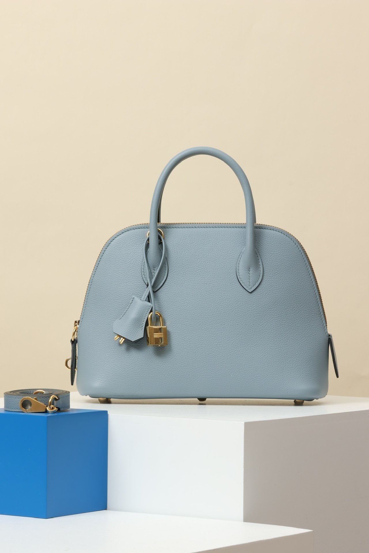 Hermès Bolide 1923 25 detail image 1 sourced from womanlvbag.com