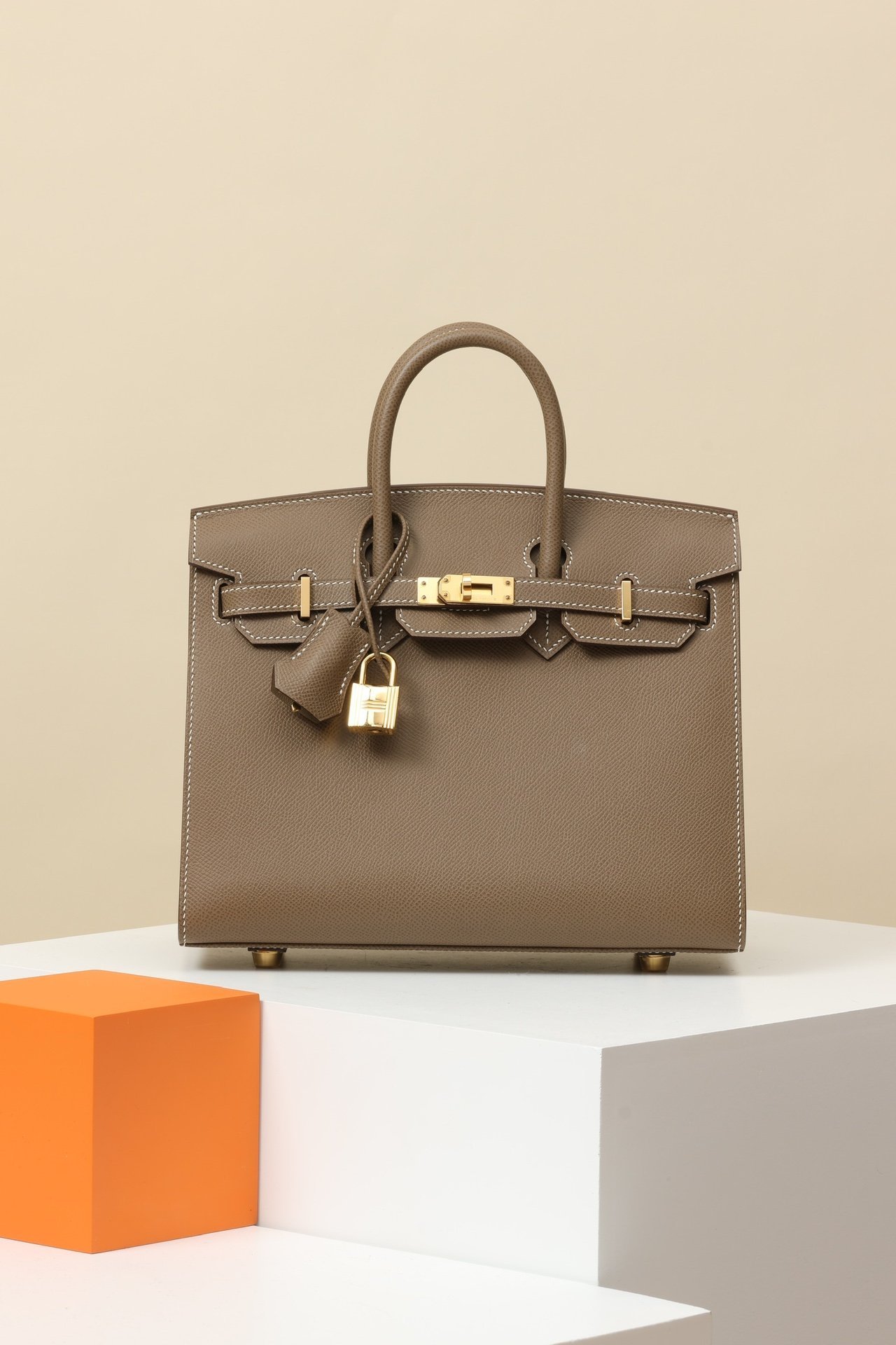 Hermès Birkin 25 Etoupe Epsom GHW detail image 1 sourced from womanlvbag.com