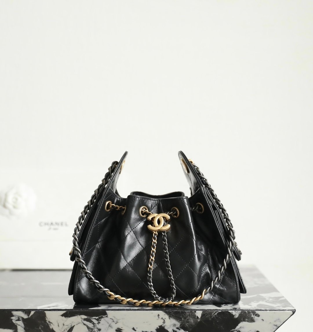 Chanel 25 Hobo Bag Mini in Glossy Calfskin Leather Black detail image 1 sourced from womanlvbag.com