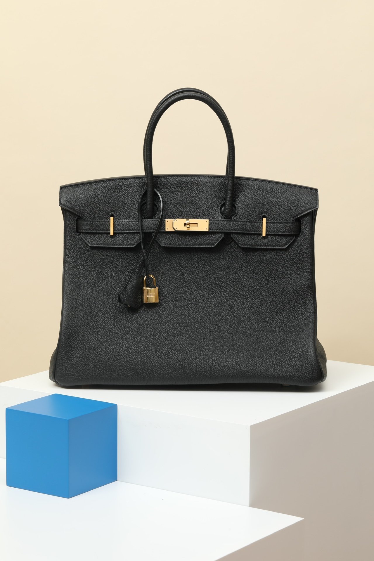 Hermès Birkin 35 detail image 1 sourced from womanlvbag.com