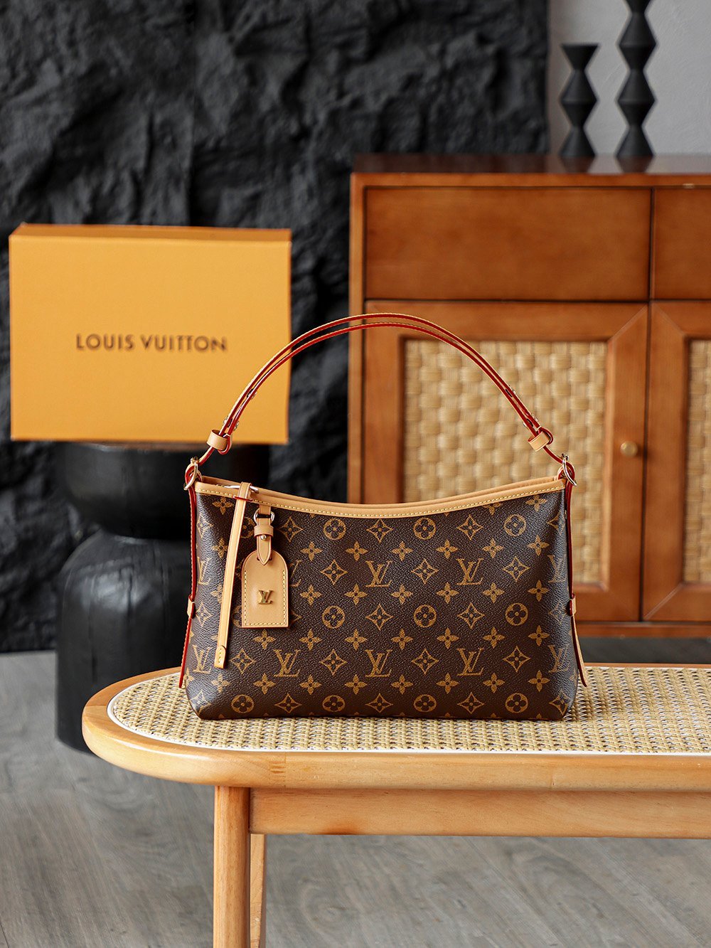 Louis Vuitton CarryAll detail image 1 sourced from womanlvbag.com