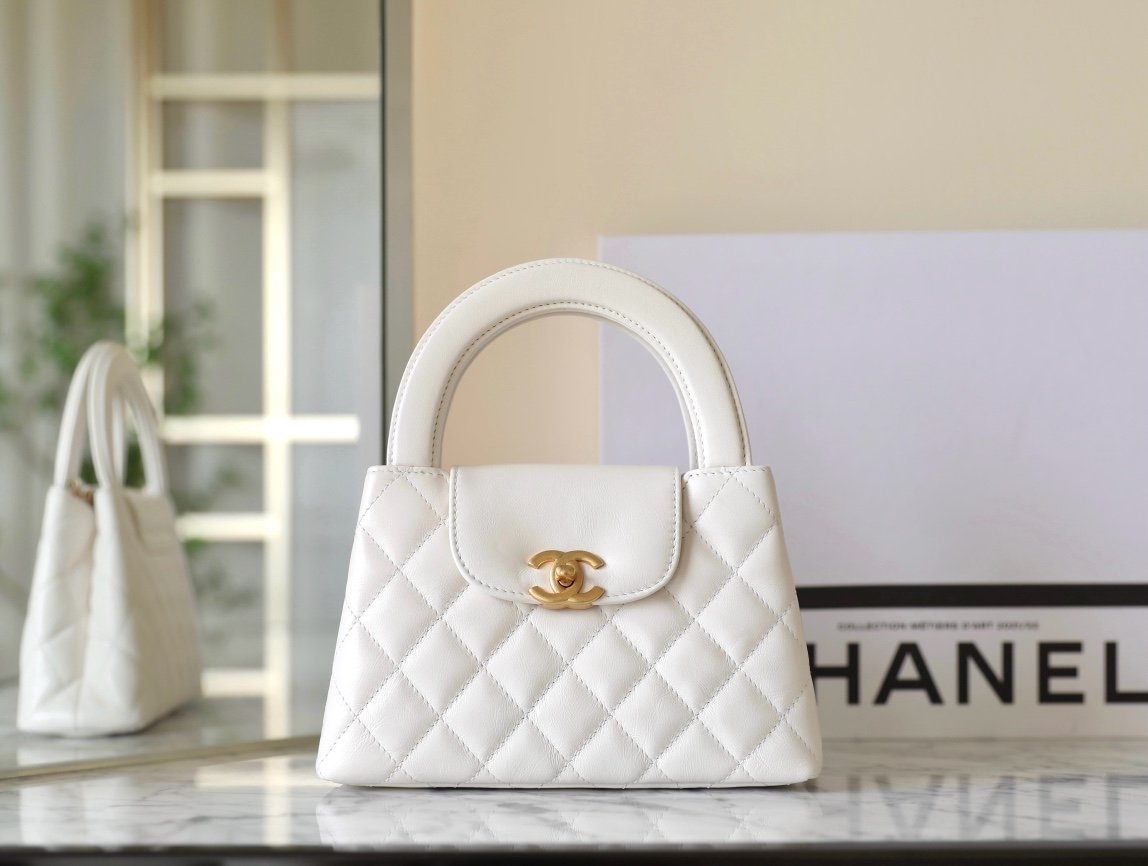 Chanel Large Kelly Handle Chain Bag detail image 1 sourced from womanlvbag.com