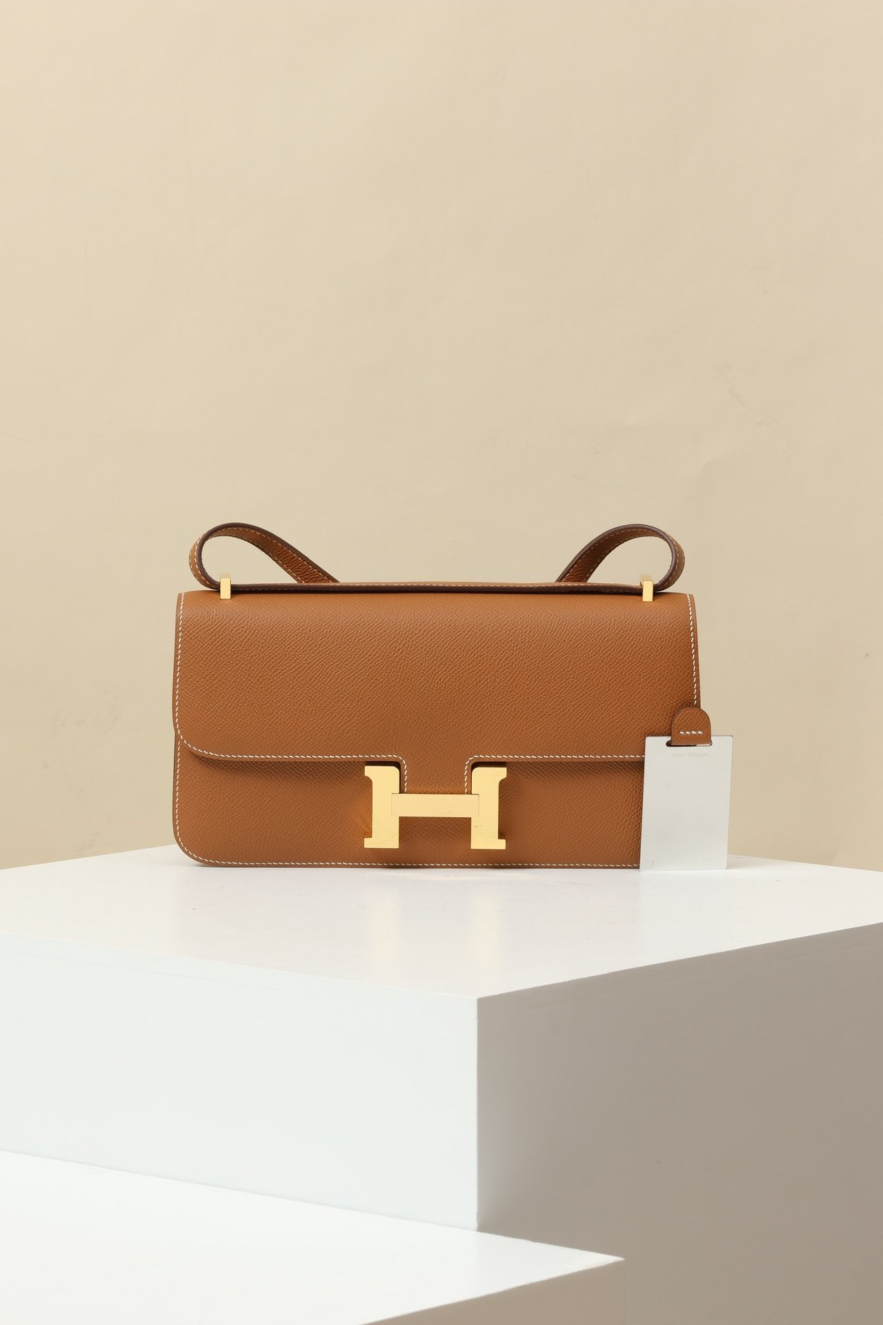 Hermès Constance Elan – Epsom Calfskin 37 Gold GHW detail image 1 sourced from womanlvbag.com