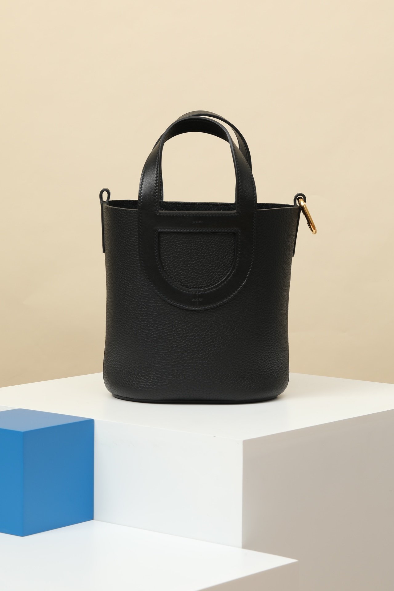 Hermès Picotin Lock 22, 'Lucky Daisy' special edition detail image 1 sourced from womanlvbag.com