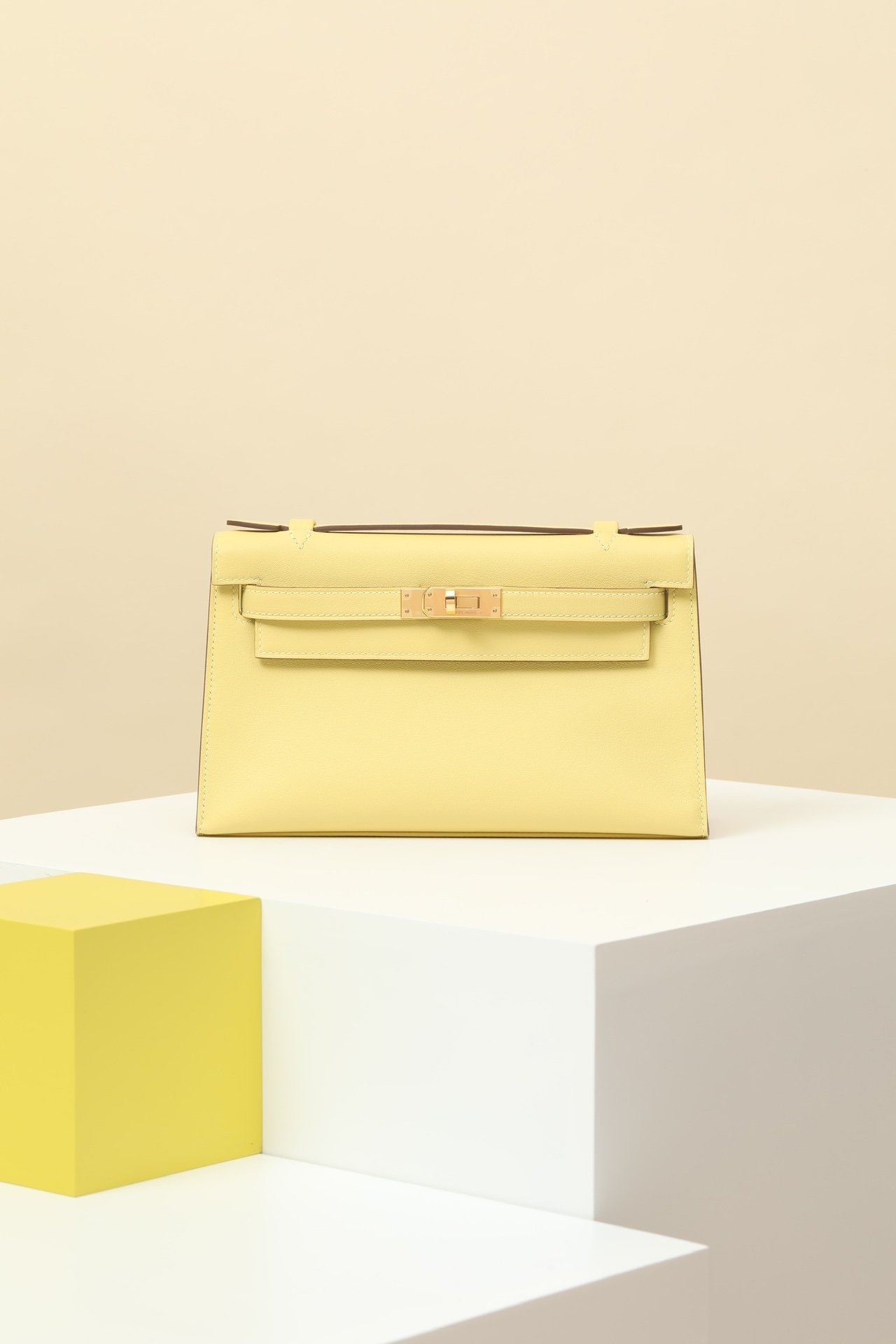 Hermes Mini Kelly 22 (Generation I) detail image 1 sourced from womanlvbag.com