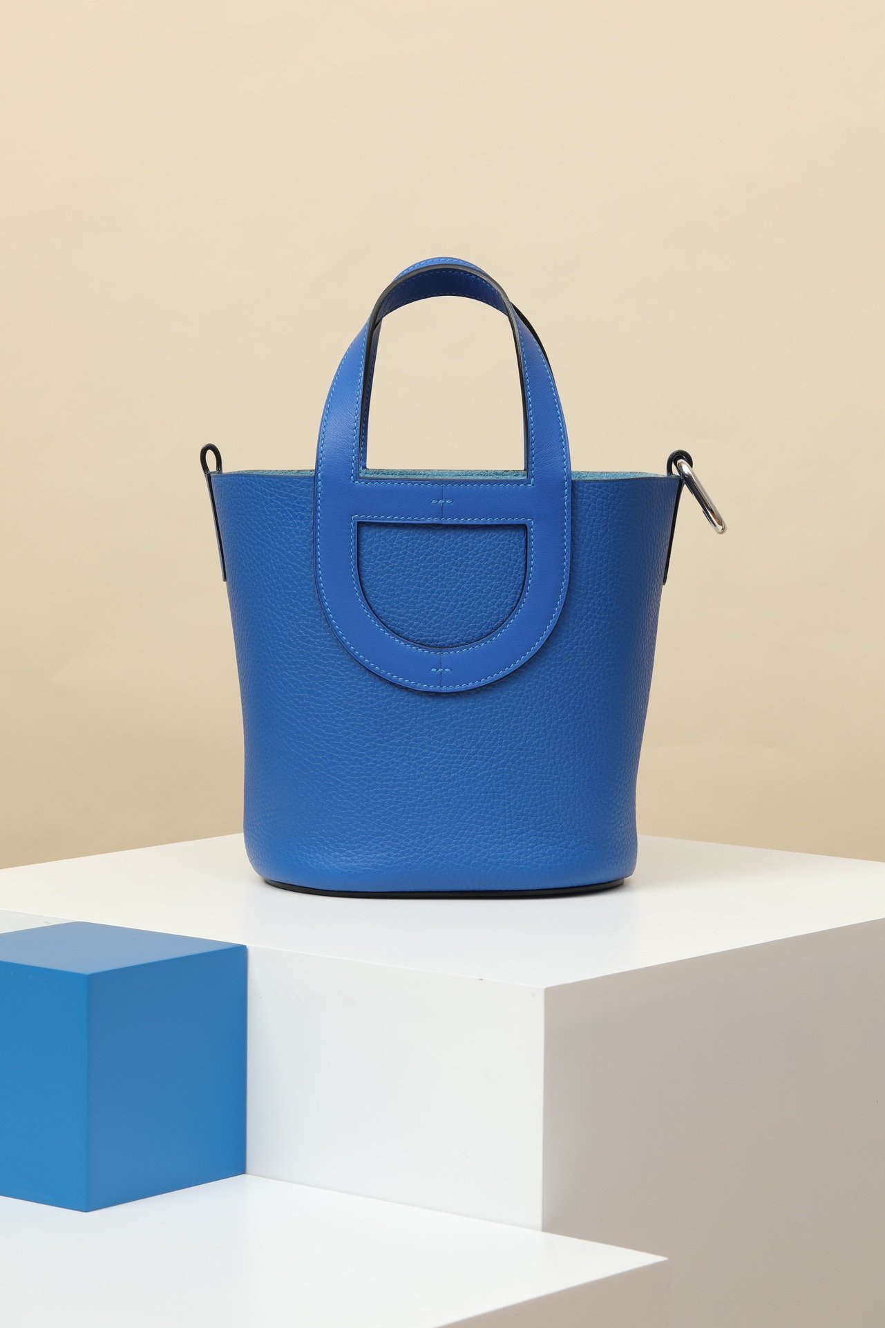 Hermès Picotin Lock 22, 'Lucky Daisy' special edition series detail image 1 sourced from womanlvbag.com
