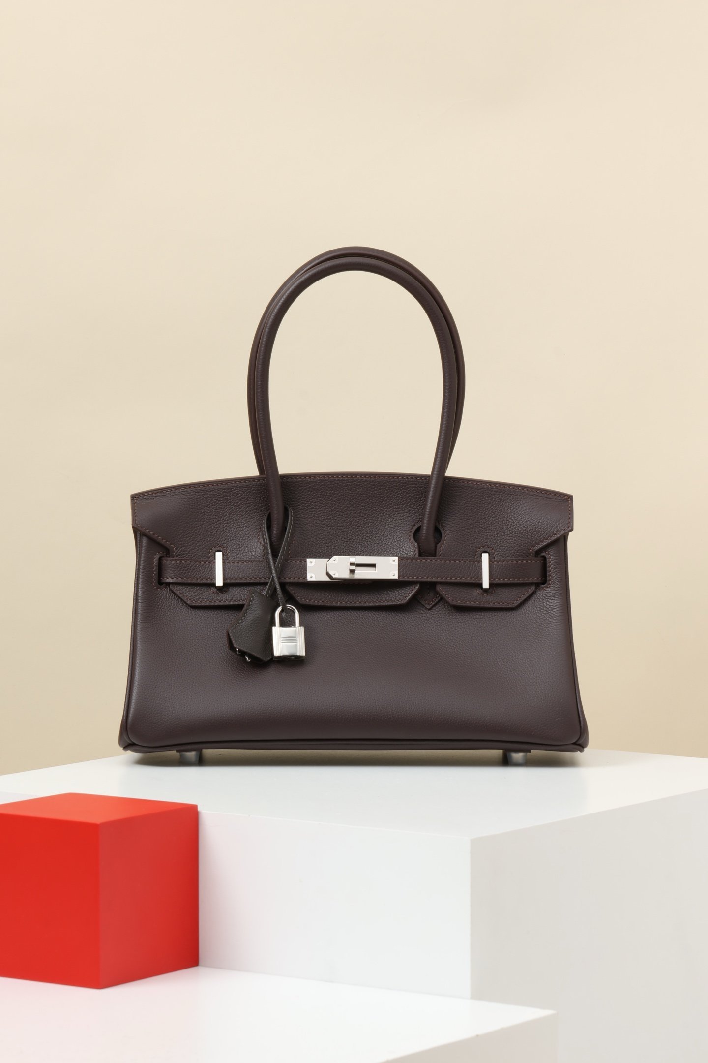 Hermès Birkin 29 (HAC 29) Brique Evergrain PHW detail image 1 sourced from womanlvbag.com