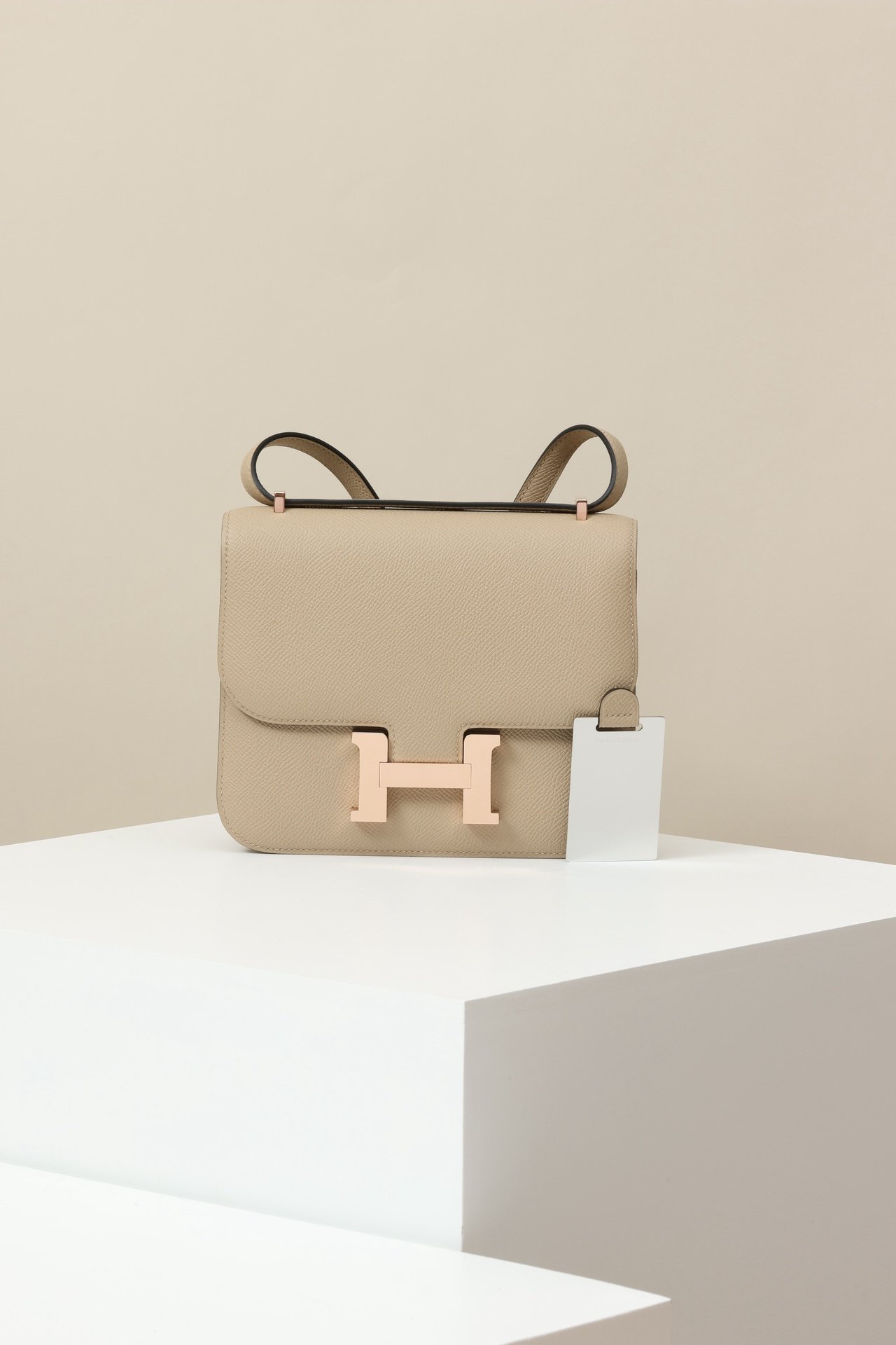 Hermès Constance 19 – Epsom Calfskin S2 Trench / 0M Chai RGHW detail image 1 sourced from womanlvbag.com