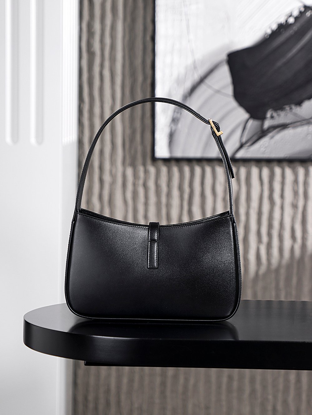 SAINT LAURENT (YSL) LE 5 À 7 Hobo Bag (Smooth Leather) detail image 2 sourced from womanlvbag.com
