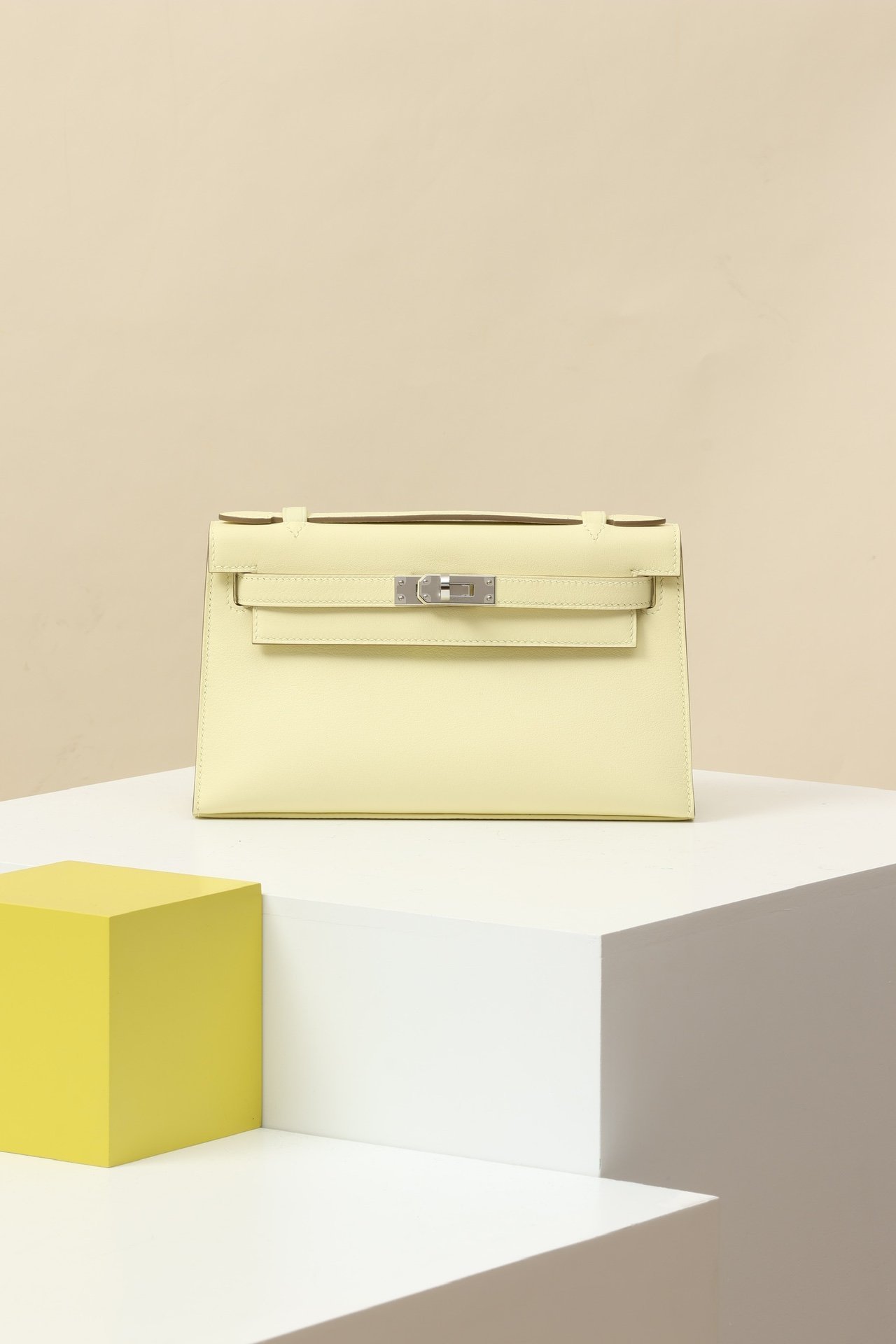 Hermes Mini Kelly 22 (Generation I) detail image 1 sourced from womanlvbag.com