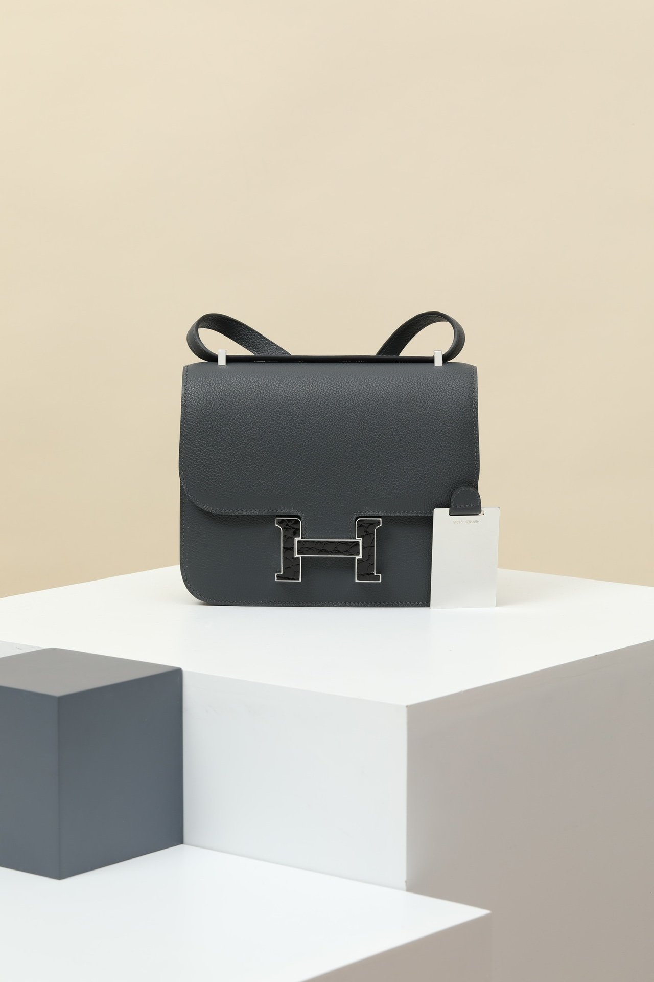 Hermès Constance 19 'Touch' detail image 1 sourced from womanlvbag.com