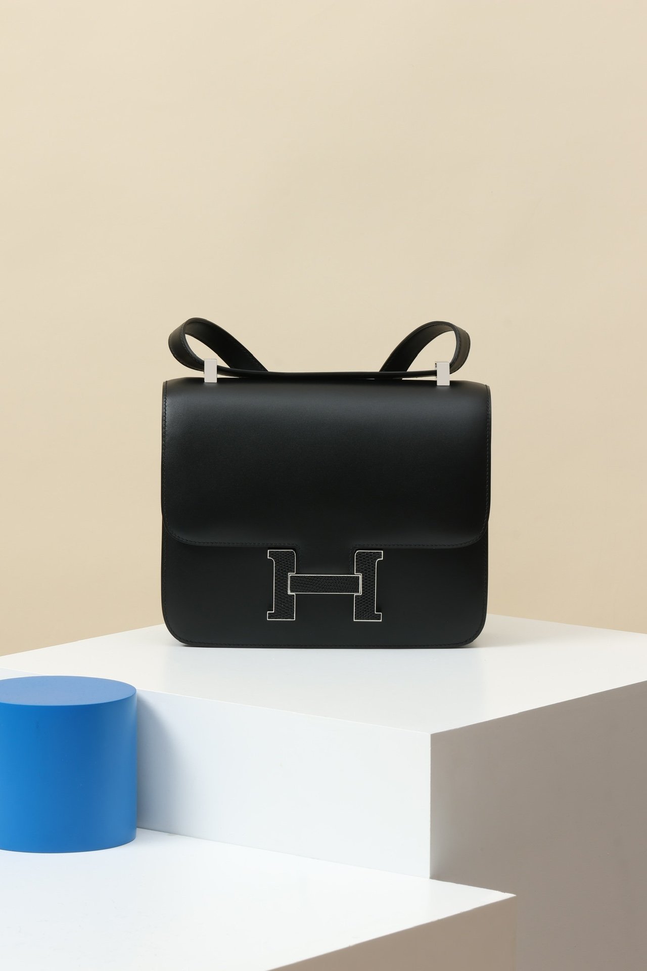 Hermès Constance 24 (23) 'Touch' detail image 1 sourced from womanlvbag.com