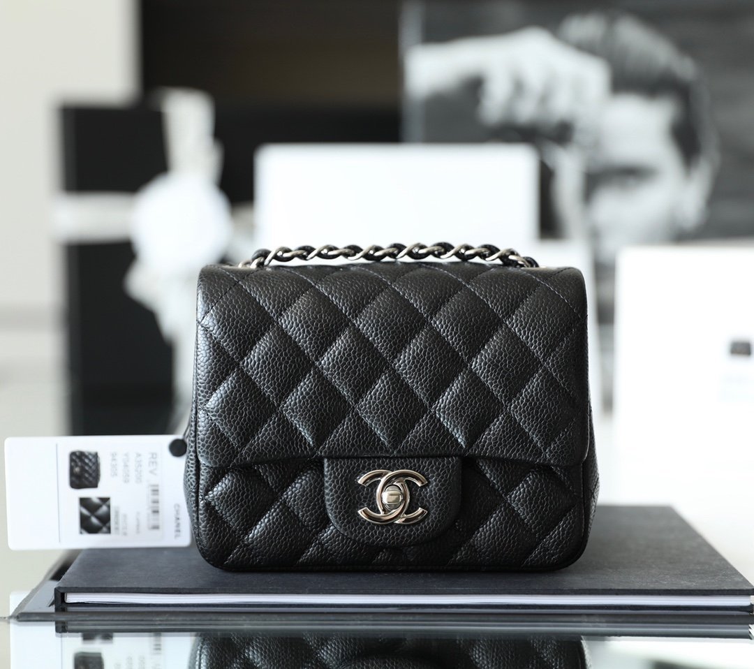 CHANEL Mini Square Classic Flap Bag, nicknamed 'Square Fatty' detail image 1 sourced from womanlvbag.com