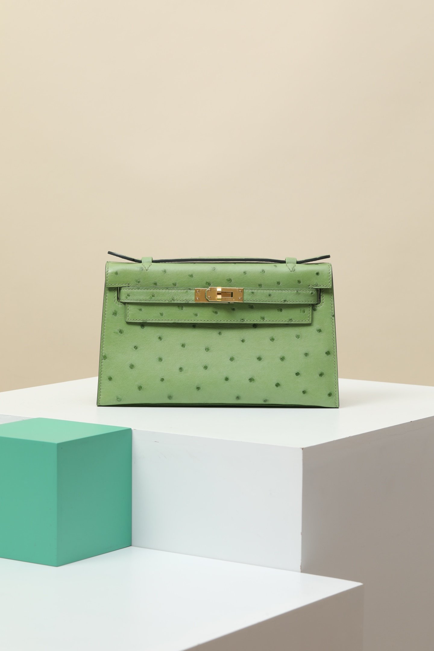 Hermès Mini Kelly 22 (Generation I) detail image 1 sourced from womanlvbag.com