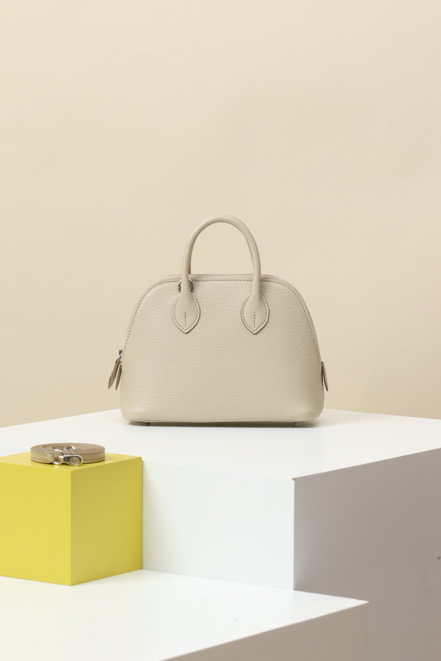Hermès Mini Bolide 1923 detail image 1 sourced from womanlvbag.com