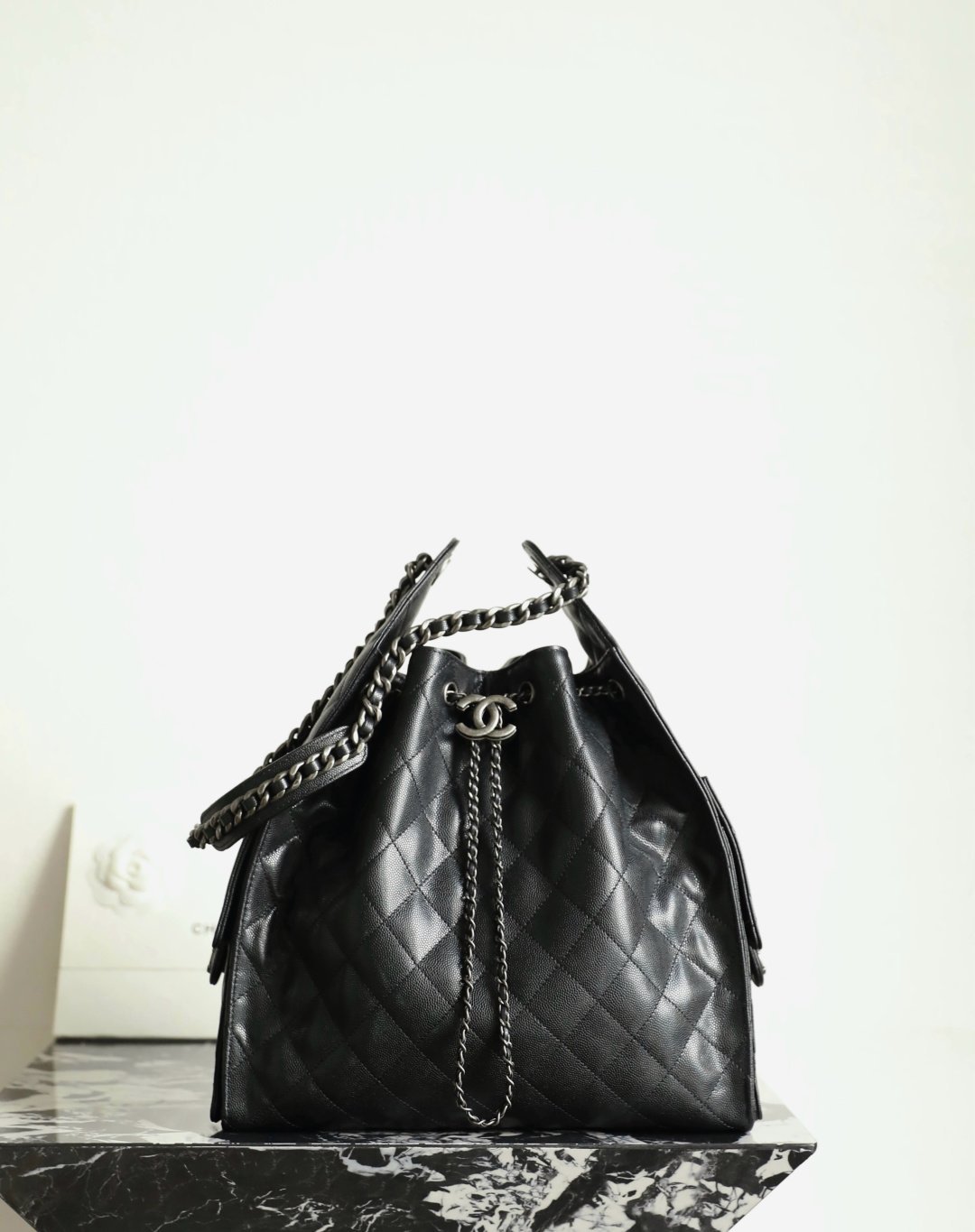 Chanel 25 Medium Hobo Bag Black Silver Hardware detail image 1 sourced from womanlvbag.com