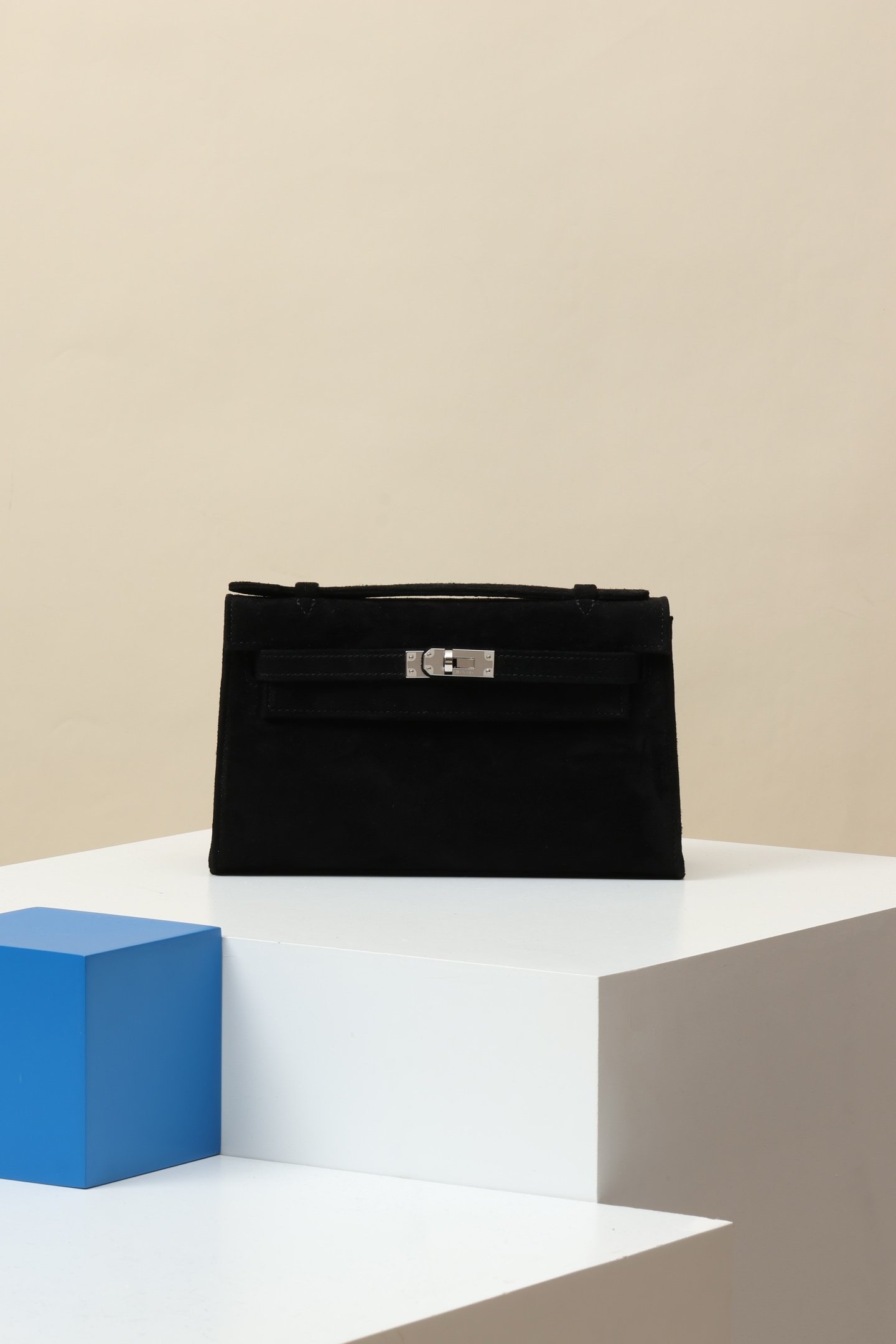 Hermès Mini Kelly 22 (Generation I) detail image 1 sourced from womanlvbag.com