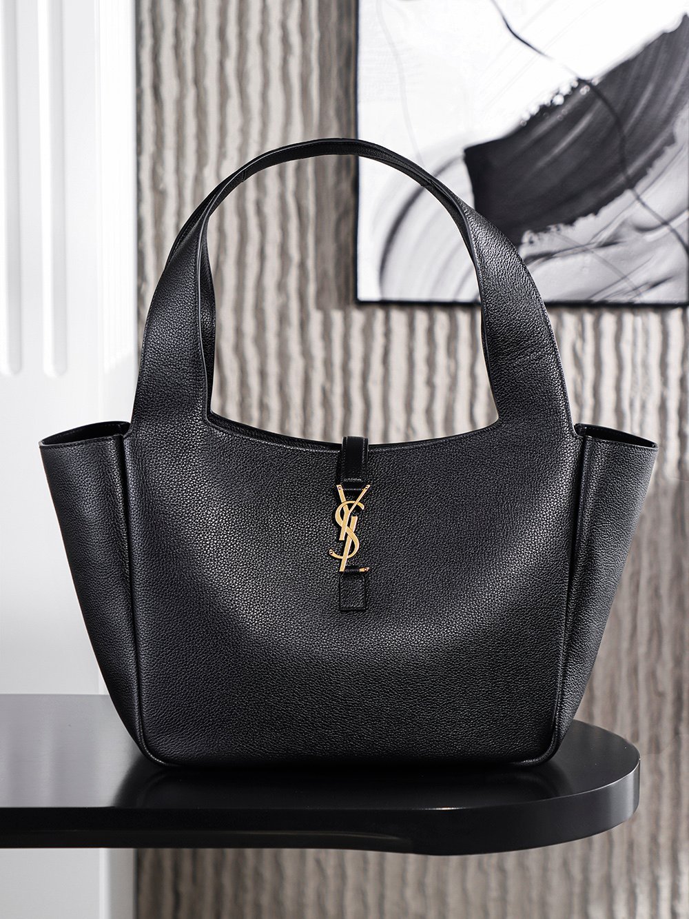 LE 5 À 7 BEA. Style ID: 763435 detail image 1 sourced from womanlvbag.com
