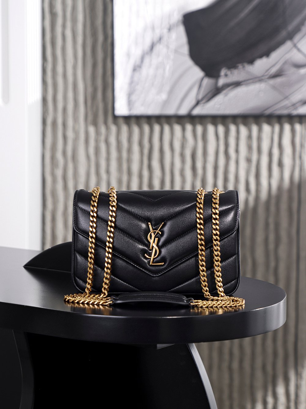 LOULOU Small (801437) detail image 1 sourced from womanlvbag.com