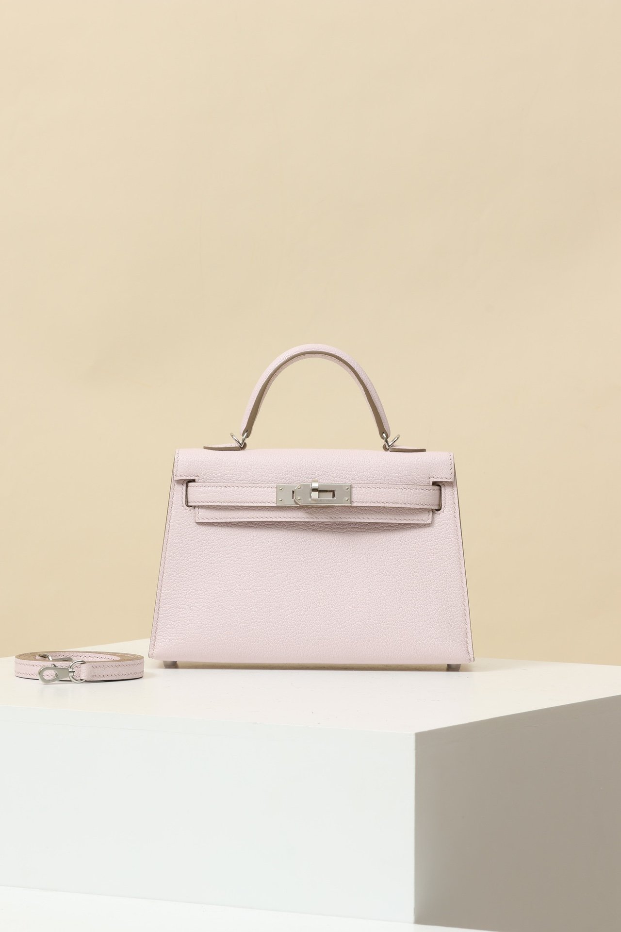 Hermès Mini Kelly II 19 – Chèvre Leather in Mauve Sylvestre (09) PHW detail image 1 sourced from womanlvbag.com