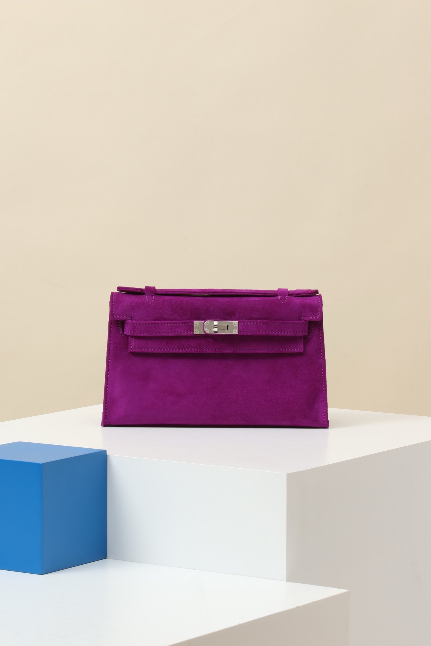Hermès Mini Kelly 22 (Generation I) detail image 1 sourced from womanlvbag.com