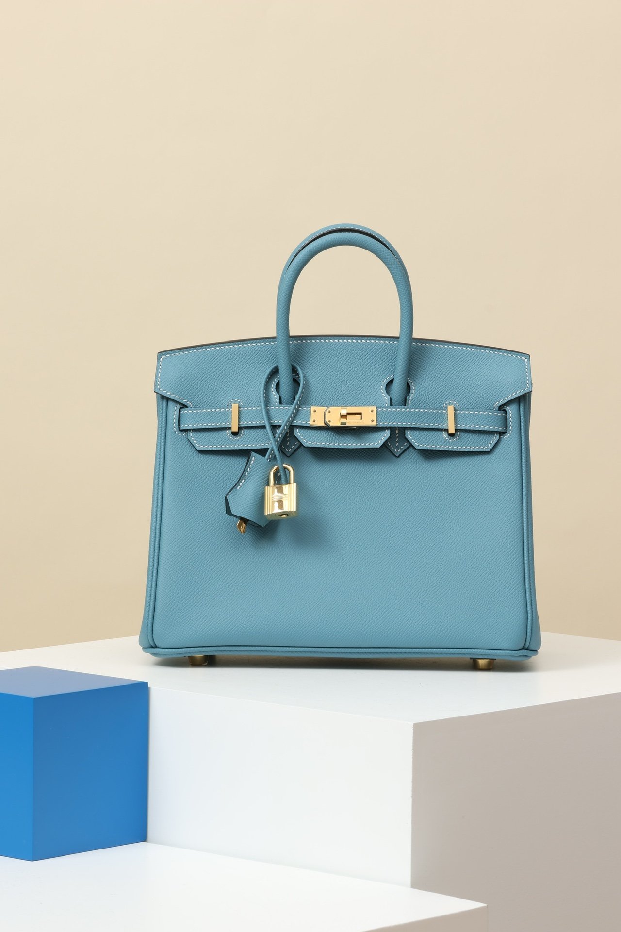Hermès Birkin 25 New Bleu Jean Epsom GHW detail image 1 sourced from womanlvbag.com