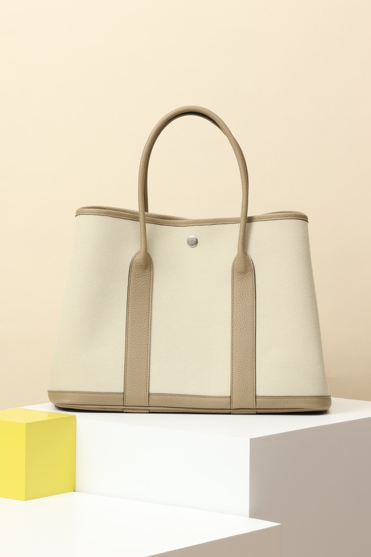 Hermès Garden Party 36 tote bag detail image 1 sourced from womanlvbag.com